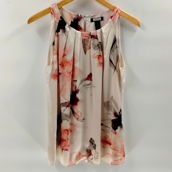 White House Black Market Tops - WHBM pink floral sleeveless halter blouse size 6 satin feel White House